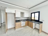 Girne Merkezde Eşsiz. Deniz Manzaralı Satılık 2+1 Daire