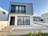 Girne'de Denize 600 metre mesafede 3+1 Kiralık Havuzlu Villa