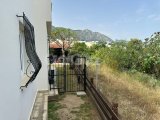 Girne Karaoğlanoğlu’nda Ortak Havuzlu Sitede 3+1, Satılık Dubleks Villa