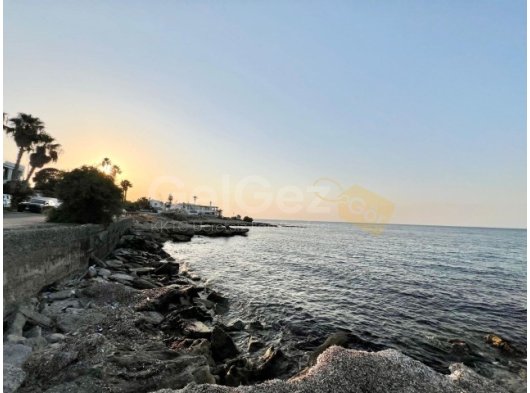 Girne Karaoğlanoğlu (Ayayorgi) Bölgesinde Satılık Denize 75 metre mesafede Muhteşem Arsa
