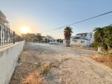 Girne Karaoğlanoğlu (Ayayorgi) Bölgesinde Satılık Denize 75 metre mesafede Muhteşem Arsa