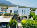 Kıbrıs Girne Edremit Bölgesinde 915 M2 Arsa İçerisinde Satılık Havuzlu 4+1 Havuzlu Villa
