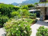 Kıbrıs Girne Edremit Bölgesinde 915 M2 Arsa İçerisinde Satılık Havuzlu 4+1 Havuzlu Villa