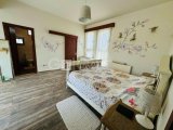 Kıbrıs Girne Edremit Bölgesinde 915 M2 Arsa İçerisinde Satılık Havuzlu 4+1 Havuzlu Villa