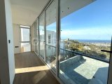 Kıbrıs Girne Karmi Bölgesin'de Kesilmez Full deniz Manzaralı, Triplex, Satılık 5+1 Villalar
