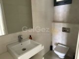 Karşıyaka’da Denize Sıfır 1+1 Daire – Aylık £1.500
