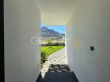 Kıbrıs Girne Karşıyaka da Denize Yürüme Mesafesinde 4+1 Özel Havuzlu Villa