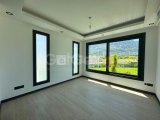 Kıbrıs Girne Karşıyaka da Denize Yürüme Mesafesinde 4+1 Özel Havuzlu Villa