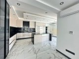 Kıbrıs Girne Karşıyaka da Denize Yürüme Mesafesinde 4+1 Özel Havuzlu Villa