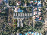 Kıbrıs Girne Karşıyaka’da Türk Tapulu, Denize Yürüme Mesafesinde 3+1 Havuzlu Lüks Villalar