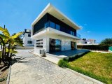 KKTC GİRNE KARŞIYAKA BÖLGESİNDE SATILIK MÜSTAKİL VİLLA