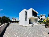 KKTC GİRNE KARŞIYAKA BÖLGESİNDE SATILIK MÜSTAKİL VİLLA