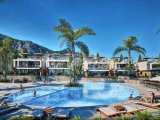 Lapta’da Full Deniz Manzaralı 2+1 Bahçe Katı ve Penthouse Daireler