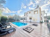Girne Ozanköy'de Full eşyalı satılık 4+1 Havuzlu Villa