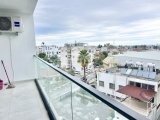 Girne Merkezde Full Deniz Manzaralı Satılık Geniş 3 + ! Daire