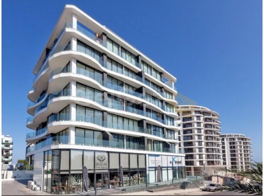 Girne Merkez'de Satılık Lüx Geniş Daire
