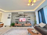 Girne Merkez'de Satılık Lüx Geniş Daire