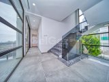 KKTC Girne Zeytinlik Bölgesinde Satılık Türk Tapulu Havuzlu 4+1 Lüks Villa