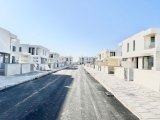 Lefkoşa, Küçük Kaymaklıda Satılık Şirkete ödemeli İkiz Villa ,