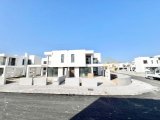 Lefkoşa, Küçük Kaymaklıda Satılık Şirkete ödemeli İkiz Villa ,