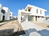 Lefkoşa, Küçük Kaymaklıda Satılık Şirkete ödemeli İkiz Villa ,