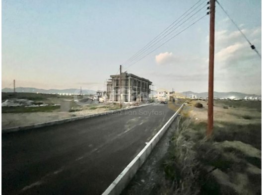 Lefkoşa Metehan Bölgesinde Yeşil Alan karşısında Satılık Arsa