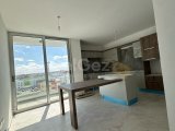 Lefkoşa Yenikent’te Dağ ve Şehir Manzaralı Lüks 4+1 Çatı Katı ve Misafir Evi