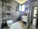 KKTC Karmi'de Site İçerisinde Eşyalı Satılık 4+1 Havuzlu Lüks Villa
