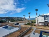 Girne Alagadi bölgesinde denize sıfır satılık 4+1 lüks yüzme havuzlu villalar