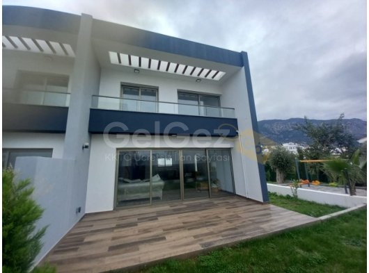 Girne Alsancak bölgesinde satılık 3+1 lüks ikiz villa
