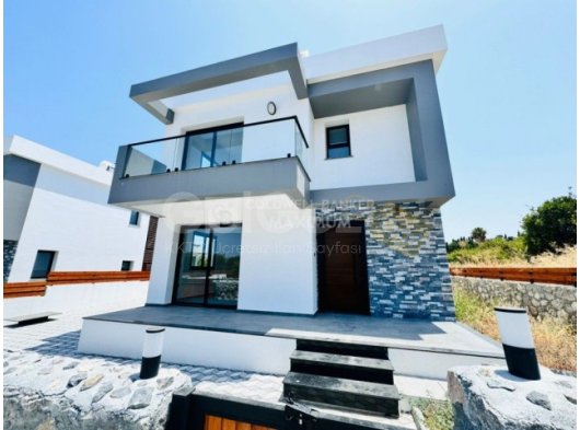 Kıbrıs Girne Alsancak Bölgesinde Satılık 3+1 Müstakil Villa