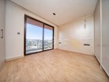 KKTC Girne Bellapais'te Deniz ve Dağ Manzaralı Ultra Lüks Satılık 3+1 Penthouse