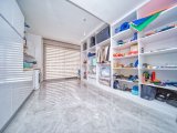 Girne Bellapais Bölgesinde, Türk Malı, Triplex, 5+2, Yüzme Havuzlu Satılık Lüks Villa