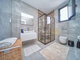 Girne Bellapais Bölgesinde, Türk Malı, Triplex, 5+2, Yüzme Havuzlu Satılık Lüks Villa