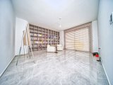 Girne Bellapais Bölgesinde, Türk Malı, Triplex, 5+2, Yüzme Havuzlu Satılık Lüks Villa