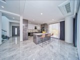Girne Bellapais Bölgesinde, Türk Malı, Triplex, 5+2, Yüzme Havuzlu Satılık Lüks Villa