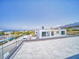 Girne Bellapais Bölgesinde, Türk Malı, Triplex, 5+2, Yüzme Havuzlu Satılık Lüks Villa