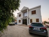 KKTC GİRNE BELLAPAİS BÖLGESİNDE SATILIK LÜKS 4+2 VİLLA