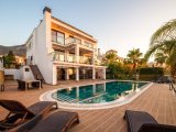 KKTC GİRNE BELLAPAİS BÖLGESİNDE SATILIK LÜKS 4+2 VİLLA