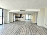 KKTC Girne Merkezde Geniş Teraslı Türk Malı 2+1 Satılık Daire