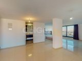 KKTC Girne Merkezde Site İçerisinde Özel Teras Yüzme Havuzlu Satılık 4+1 Tripleks Penthouse