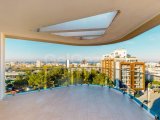 KKTC Girne Merkezde Site İçerisinde Özel Teras Yüzme Havuzlu Satılık 4+1 Tripleks Penthouse