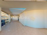 KKTC Girne Merkezde Site İçerisinde Özel Teras Yüzme Havuzlu Satılık 4+1 Tripleks Penthouse