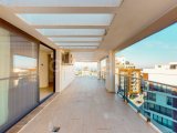 KKTC Girne Merkezde Site İçerisinde Özel Teras Yüzme Havuzlu Satılık 4+1 Tripleks Penthouse