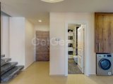 KKTC Girne Merkezde Site İçerisinde Özel Teras Yüzme Havuzlu Satılık 4+1 Tripleks Penthouse