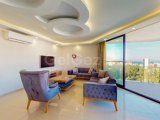 KKTC Girne Merkezde Site İçerisinde Özel Teras Yüzme Havuzlu Satılık 4+1 Tripleks Penthouse