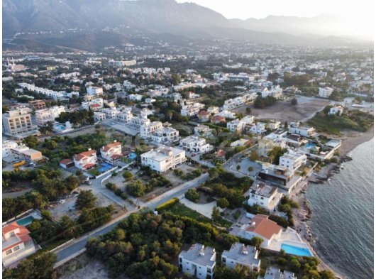KKTC Girne Karaoğlanoğlu'ndan Site İçerisinde Denize 100 Metre Satılık 1+1 Penthouse