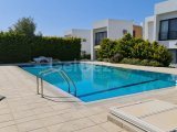 Kıbrıs Girne Karaoğlanoğlu'nda Havuzlu Site İçerisinde Satılık 2+1 Müstakil Villa
