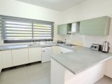 Kıbrıs Girne Karaoğlanoğlu'nda Havuzlu Site İçerisinde Satılık 2+1 Müstakil Villa