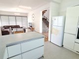 Kıbrıs Girne Karaoğlanoğlu'nda Havuzlu Site İçerisinde Satılık 2+1 Müstakil Villa